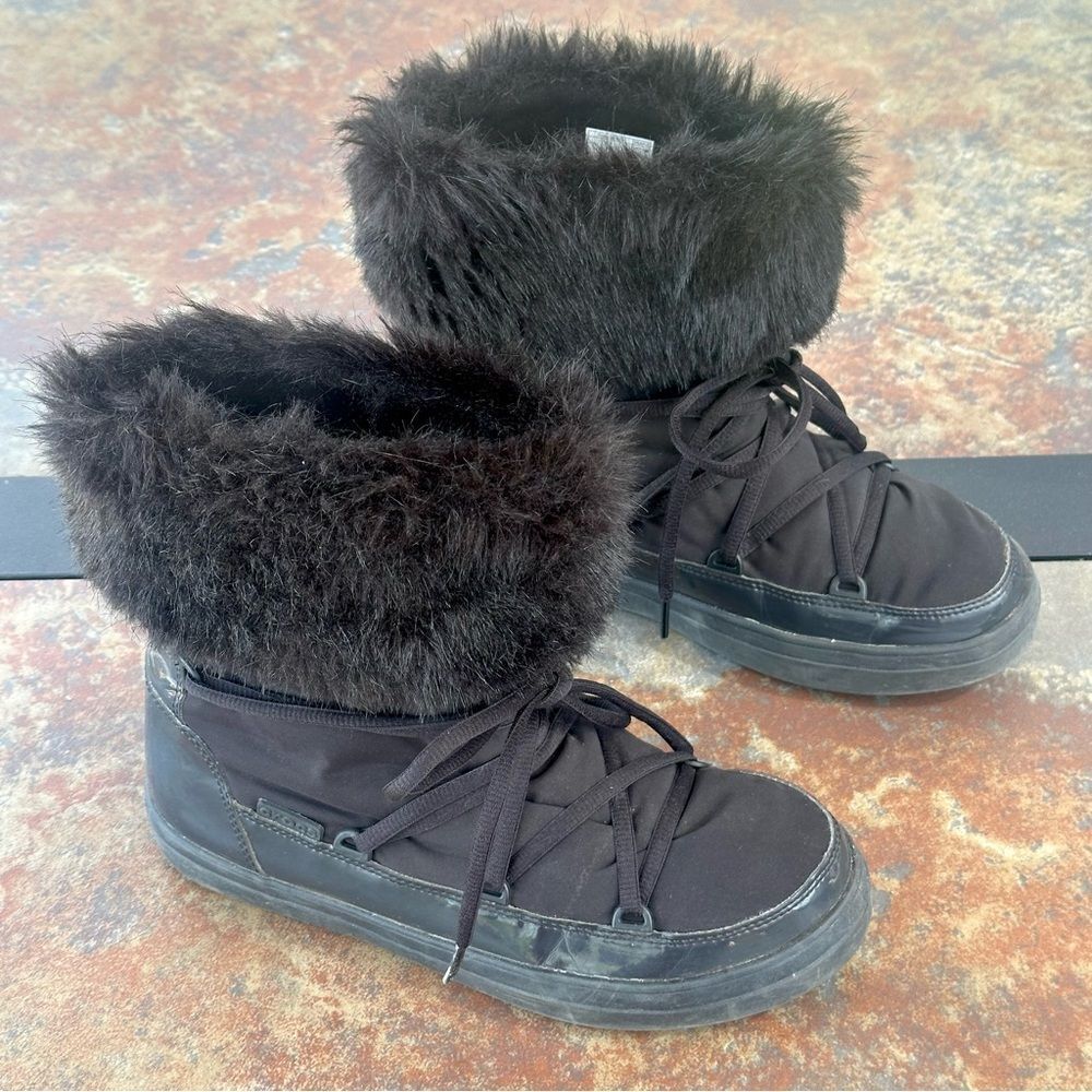 Crocs LodgePoint Boots Womens 8 Black Faux Fur Nylon Pull On Cinch Lace Snow - Picture 1 of 8